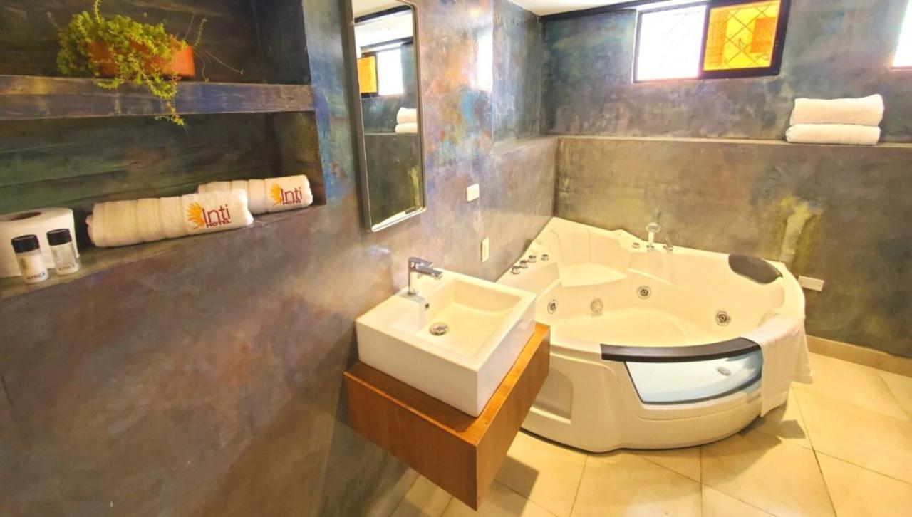 Hotel Inti Кито Экстерьер фото